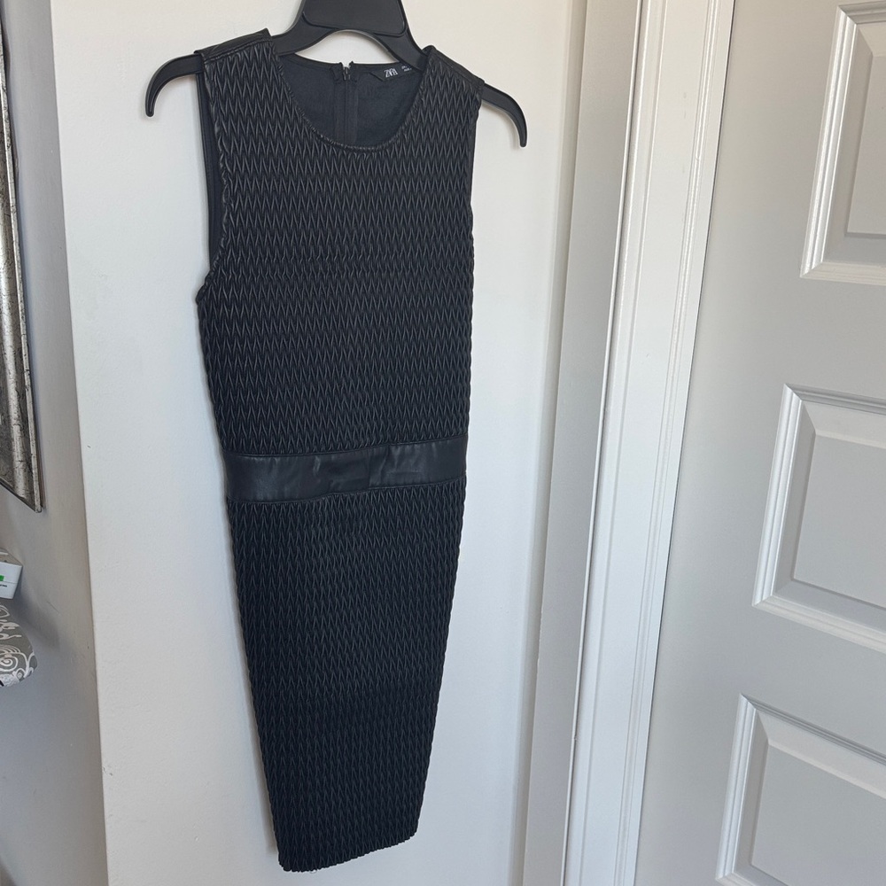 Zara Black Textured Midi Dress